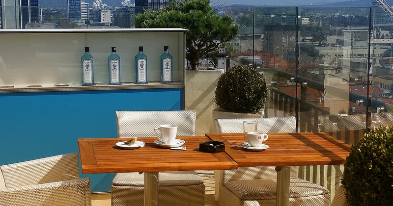 Comment aménager une terrasse de prestige avec vue sans fausse note